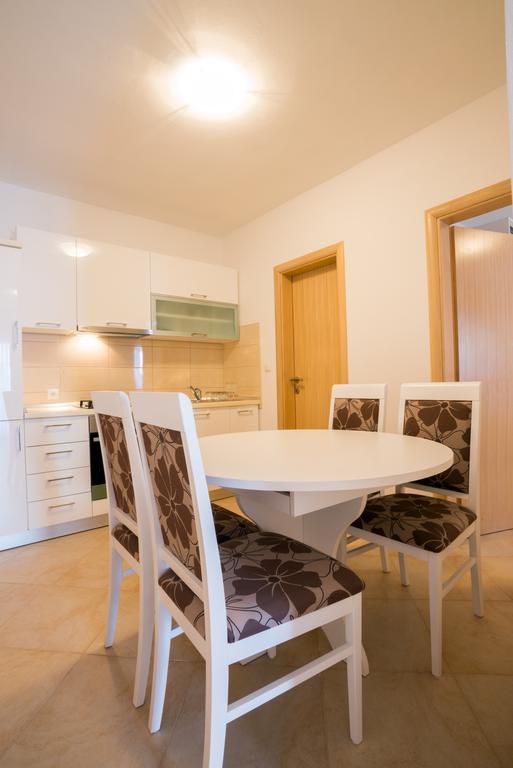 Rujno Apartments Starigrad Paklenica Zimmer foto