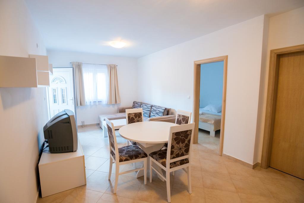 Rujno Apartments Starigrad Paklenica Zimmer foto