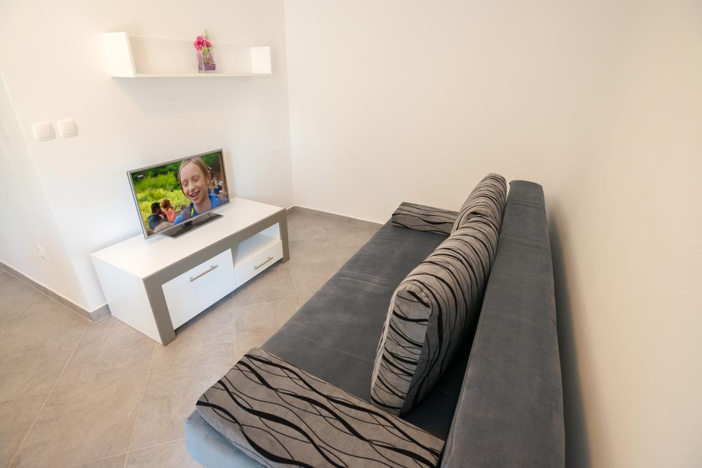 Rujno Apartments Starigrad Paklenica Exterior foto