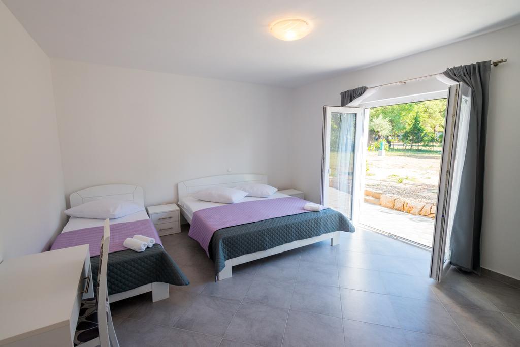 Rujno Apartments Starigrad Paklenica Exterior foto